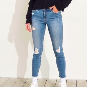 2/$25 Hollister Mid Rise Ankle Super Skinny Jeans Crop